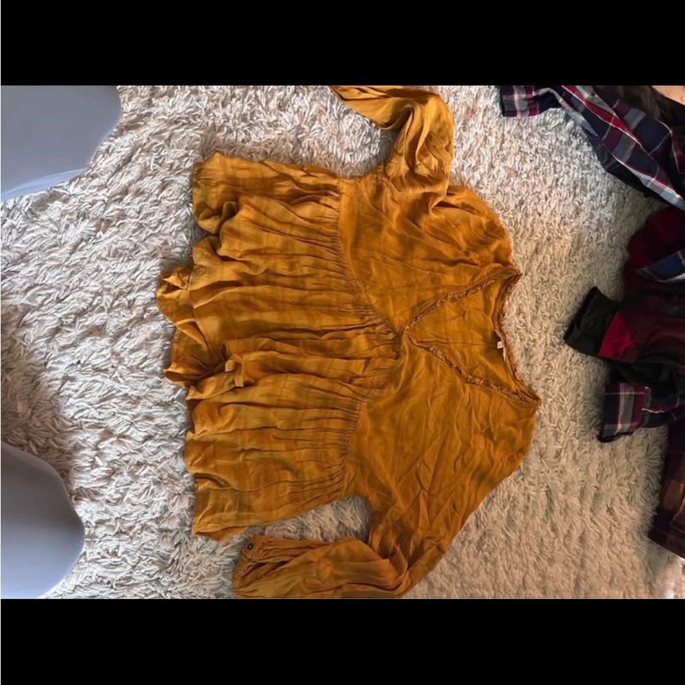Women's Mustard Top